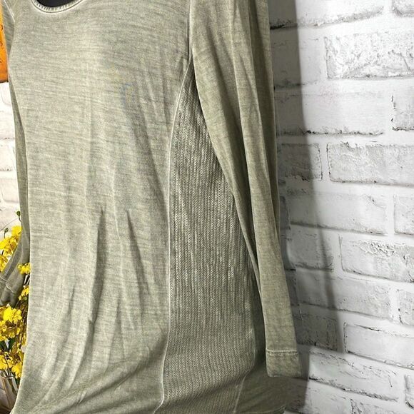 Crosby Lightweight Soft Top with Sequins Sides Shirt Boho Size Small Oversized - Picture 3 of 8